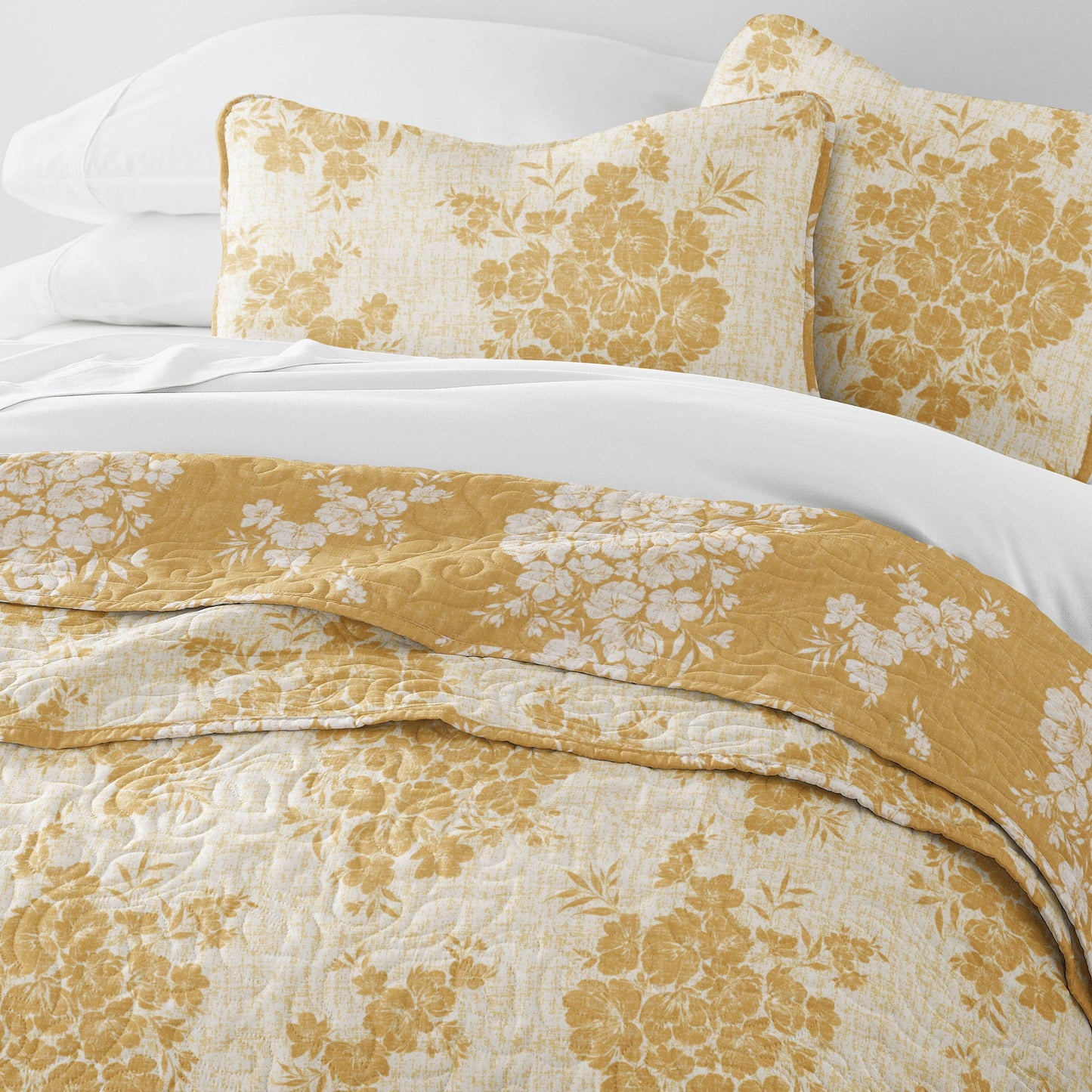 Distressed Bouquet All Season Patterned Reversible Quilt Set: Taupe / Full/Queen