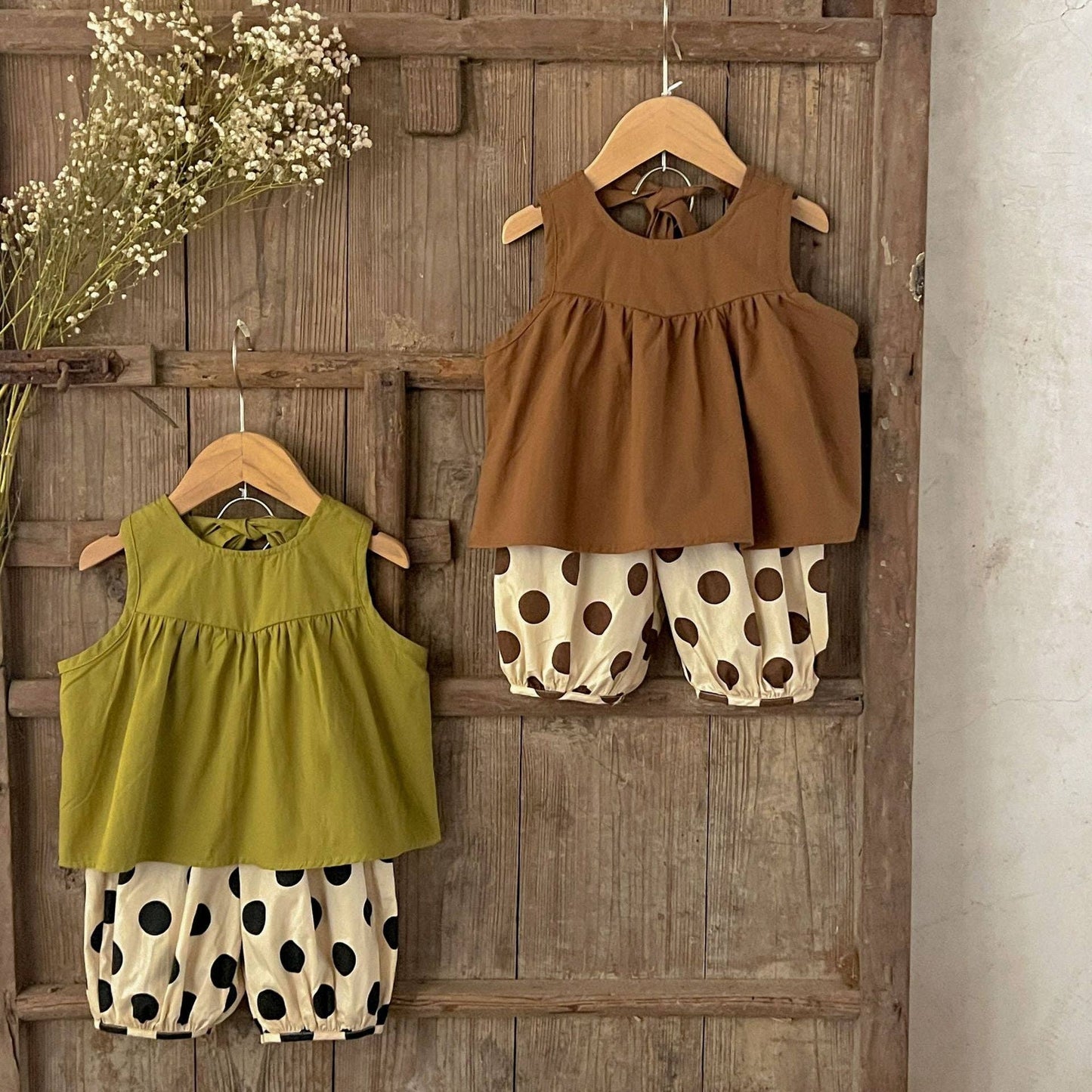 Summer Arrival Baby Girls Sleeveless Crew Neck Solid Color Top And Polka Dot Shorts Clothing Set: Green / 100 (2-3Y)