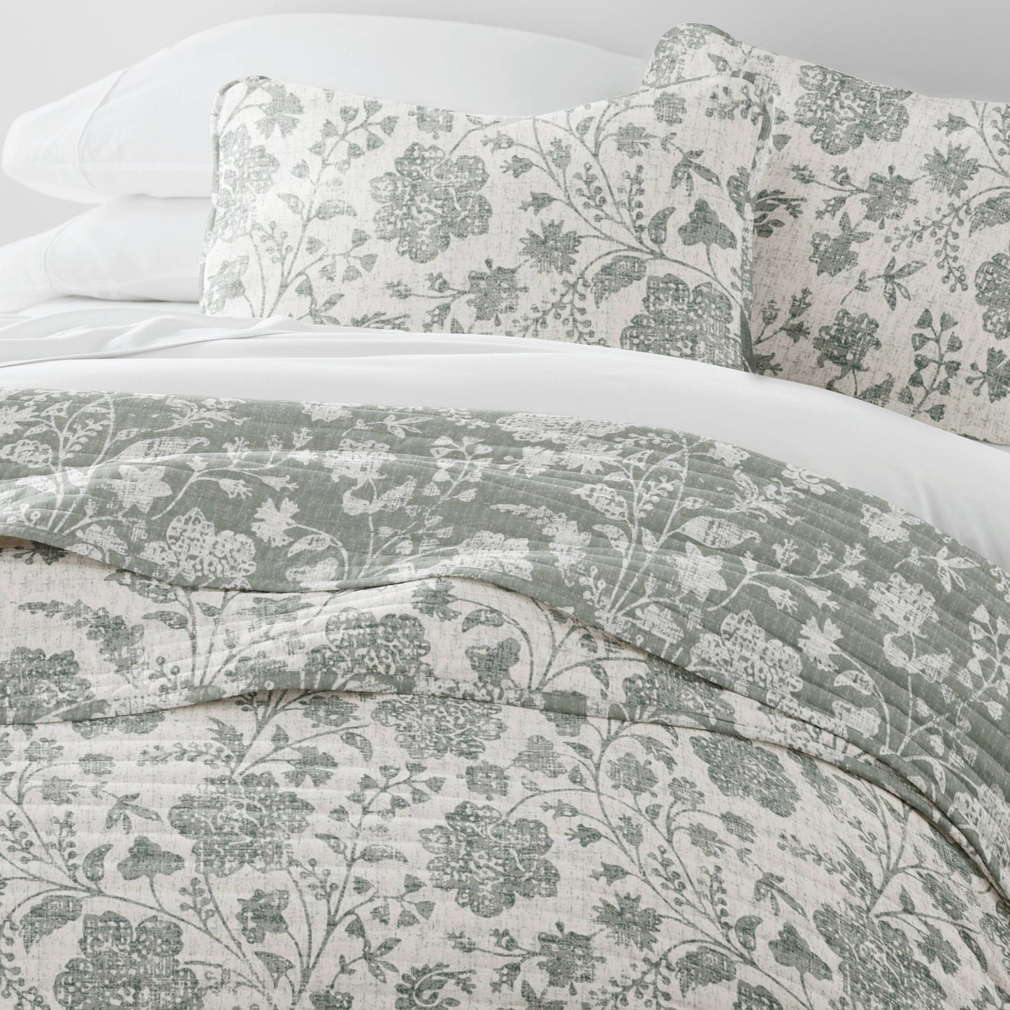 Textured Floral All Season Patterned Reversible Quilt Set: Eucalyptus / King/Cal-King