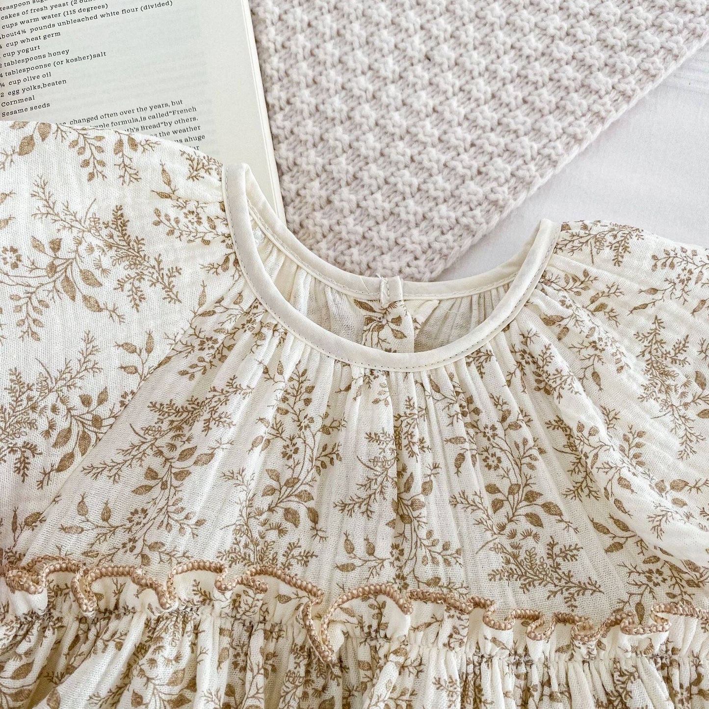 Summer Baby Girls Plain Floral Print Fly Sleeves Princess bodysuit Dress: Apricot / 80 (9-12M)