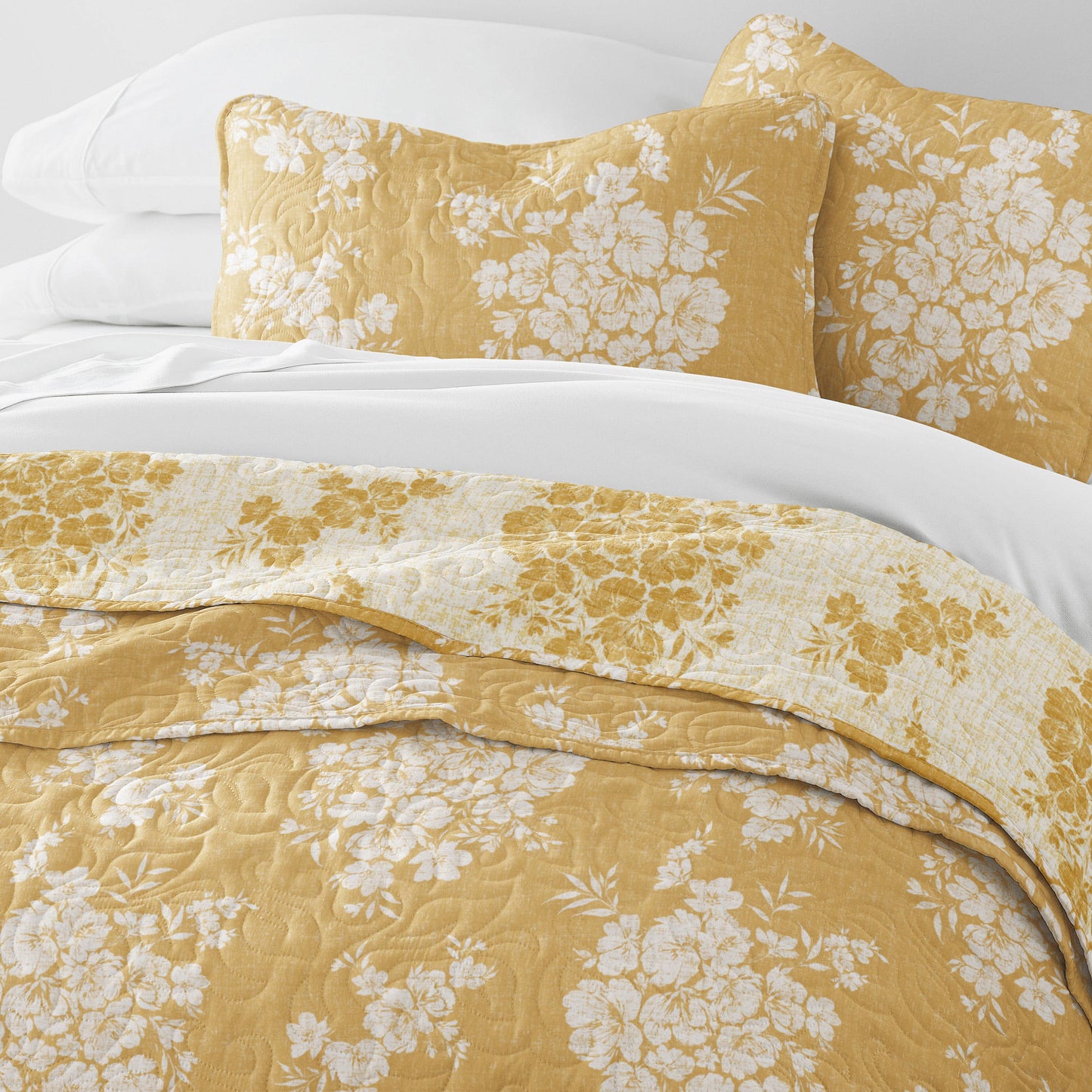 Distressed Bouquet All Season Patterned Reversible Quilt Set: Taupe / Full/Queen