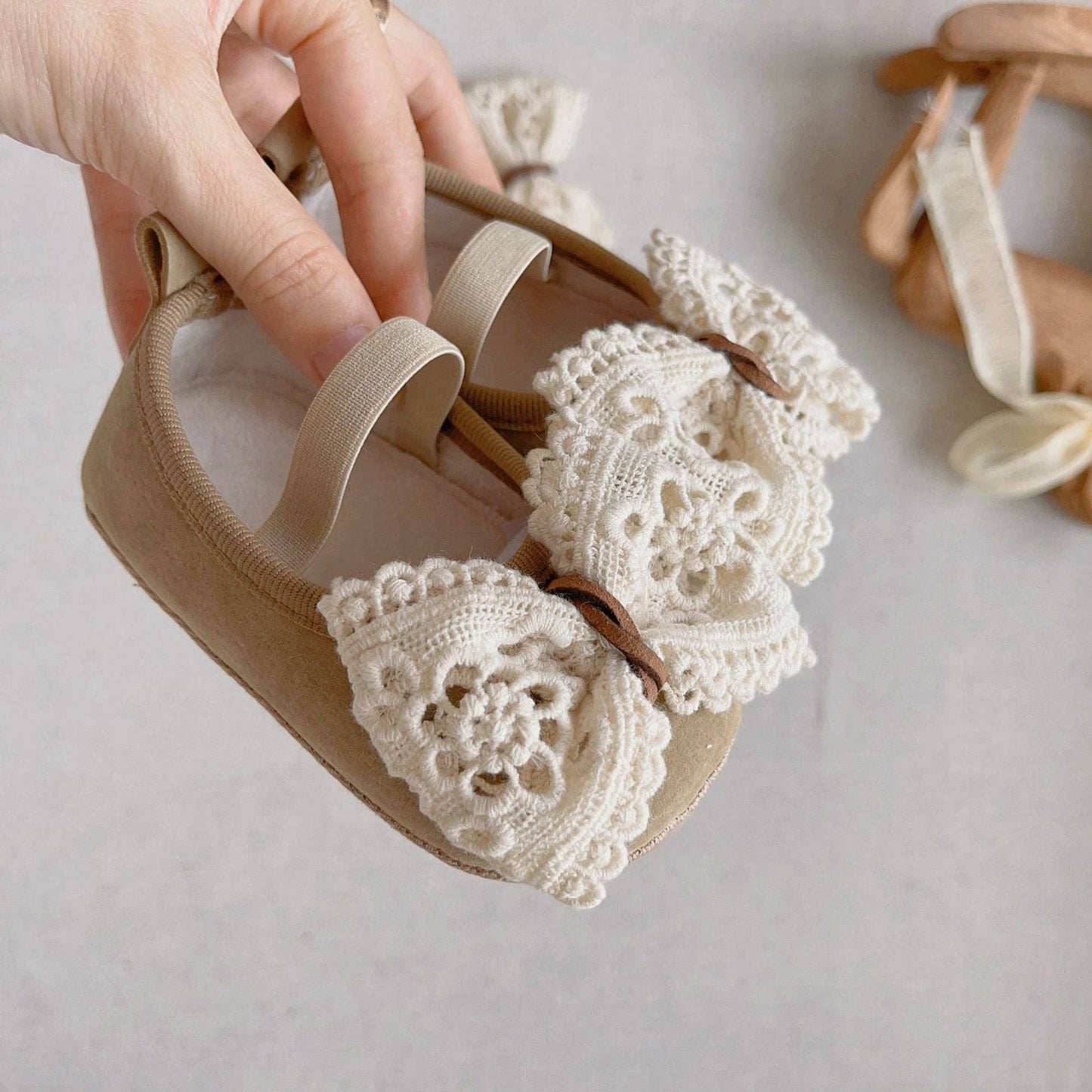 Autumn Baby Girl Princess Design Hollow-out Bow Attached Toddler Walking Shoes: Beige / Insole length 13.00 cm